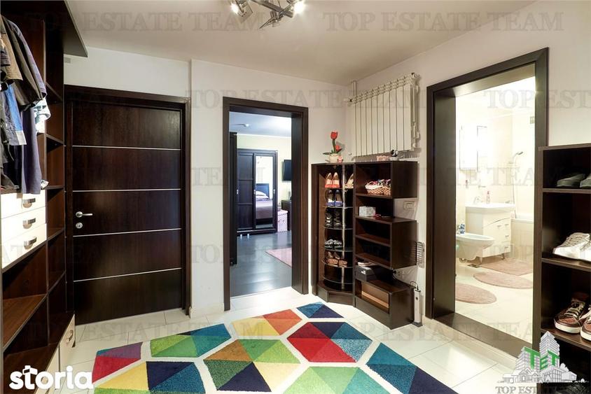 Casă cu 10 camere cu Teren 530 Mp în Agigea