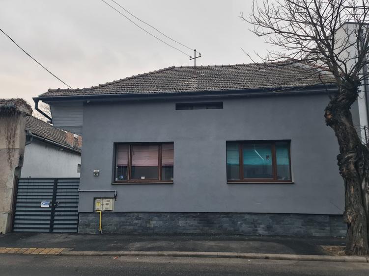 Casa in Targu Mures zona centrala singur in curte - 1