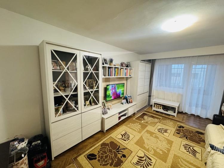 Apartament 2 camere, 2 balcoane, decomandat, cartier Intre Lacuri - 1