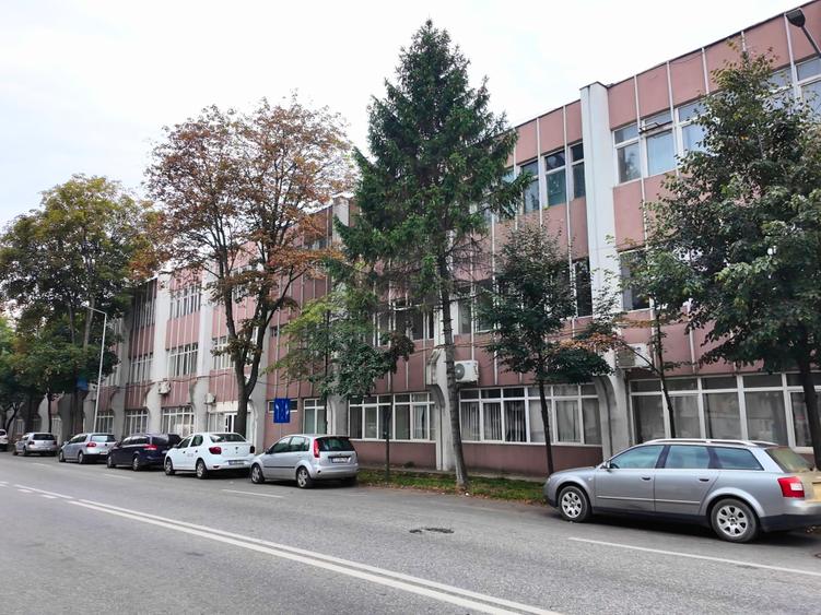 Spatiu comercial / industrial, central Pascani - 14.000 mp, COMISION 0% - 4