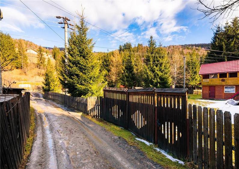 Pensiune cu 10 camere si 3700 mp teren, Arieseni - 5