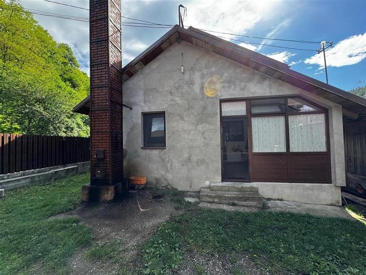 CASA DE VANZARE ZONA MONTANA - 9