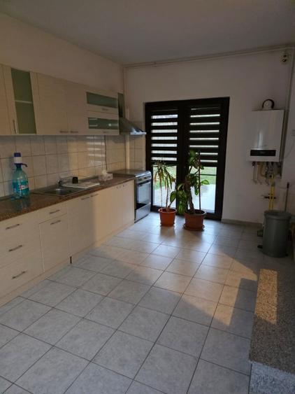 DUPLEX  Vila 8 camere, S+P + GRĂDINĂ PRIVATĂ, 145mp. - AFACERE PERFECTĂ - 2