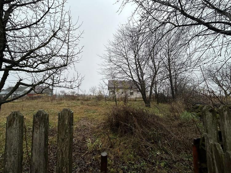 Teren+casa batraneasca - 1