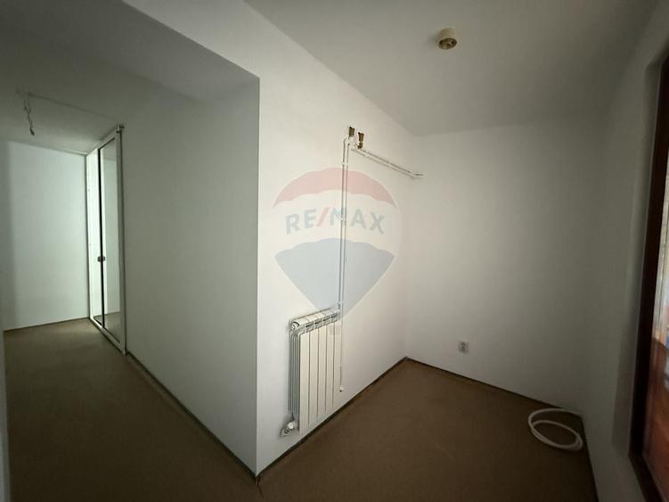 Spatiu comercial de vanzare in zona Tomis Nord Ciresica Constanta - 8