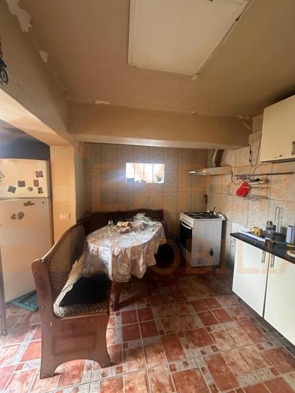 Casa de vanzare, situata in zona Stadion - 5