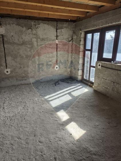 Casă / Vilă cu 5 camere de vânzare în zona Poiana Tapului - 8