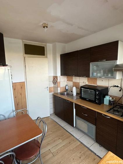 Ieftin, inchriez apartament decomandat 2 camere zona V.Arron - Shoping City Selimbar- 300 euro