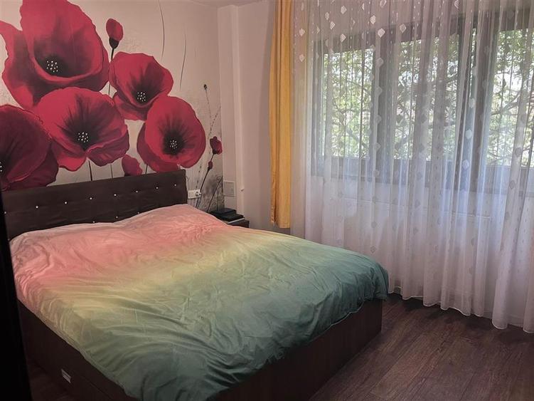 RECO Apartament 3 camere zona Rogerius etaj 2 - 1