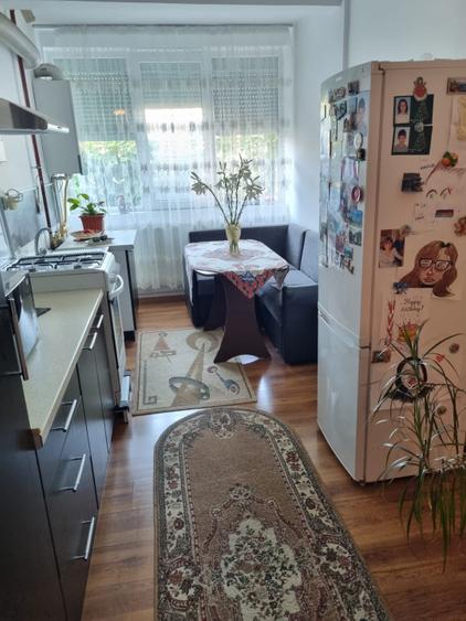 Apartament 3 camere decomandat, 68 mp ,zona 1 Mai ,Ciuperca. - 9