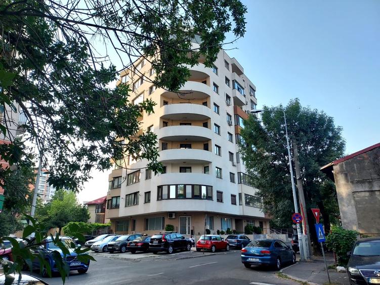 SPATIU COMERCIAL-CLINICA MEDICALA-490 MP,3 INTRARI,IDEAL INVESTITIE,1450000 EURO - 20
