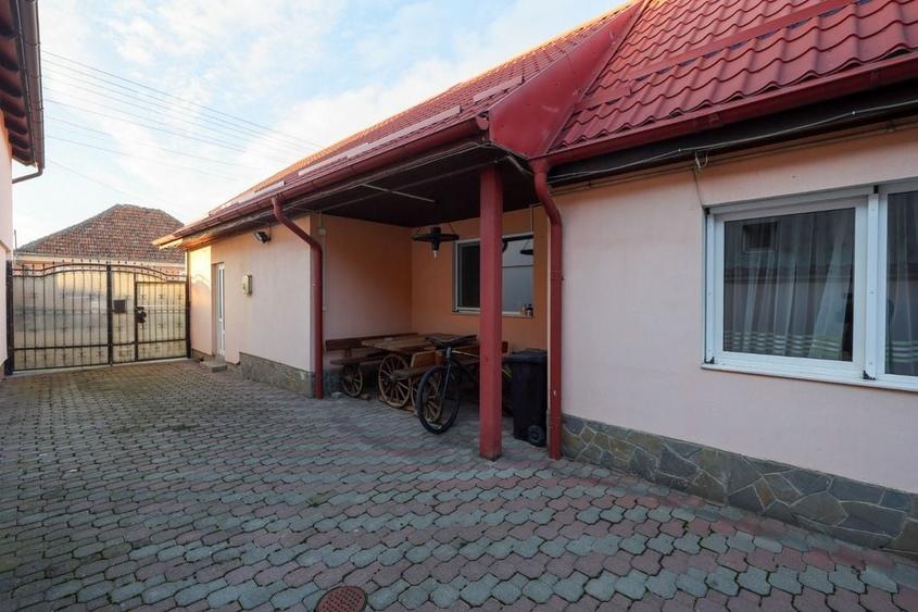 Casa 4 camere Halchiu | teren 400 mp | acces 2 strazi - 28