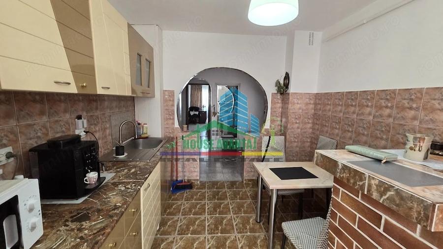 Apartament cu 3 camere decomandat în Brăilei