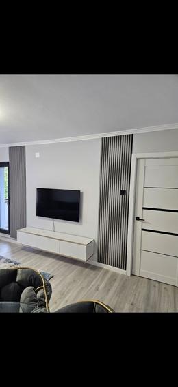 Vand apartament 2 camere ,2 balcoane ,etaj 2/4 ,zona 300 N.Titulescu - 2