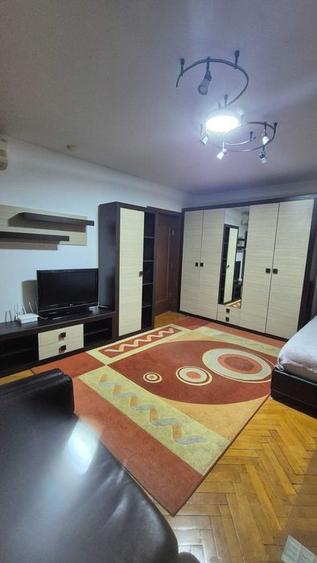 Garsoniera Muncii - Decebal, 2 minute de metrou, stradal, mobilata modern - 1