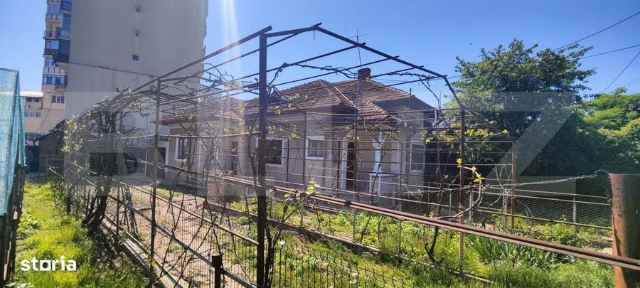 Casă cu 4 camere cu Teren 818 Mp în Central