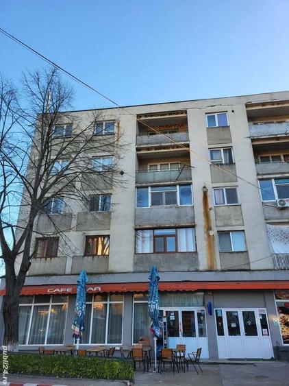 De vanzare apartament cu 3 camere etaj 3 in Parscov ,zona centrala! - 3