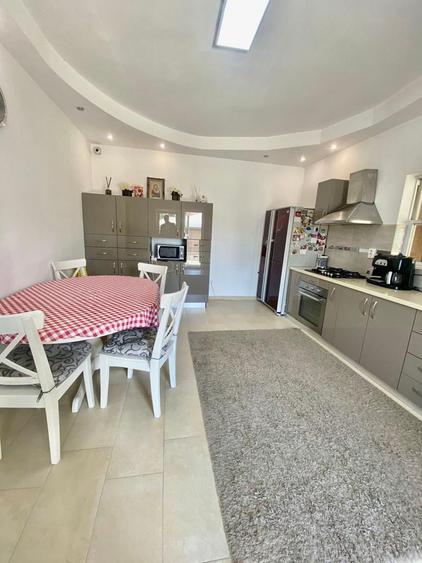 CASA INDIVIDUALA CU PISCINA METROU APARATORII PATRIEI - 12