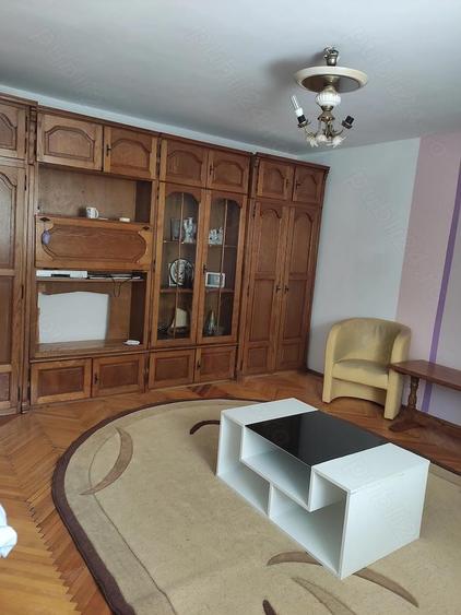 Vand Inchiriez ap.doua camere decomandat. - 5