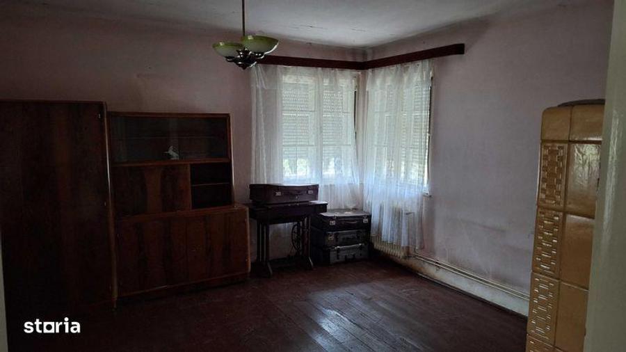 Casa de vanzare cu gradina si curte - 3