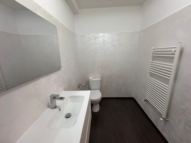 Apartament cu 3 camere decomandat, mobilat în Dumbrăvița