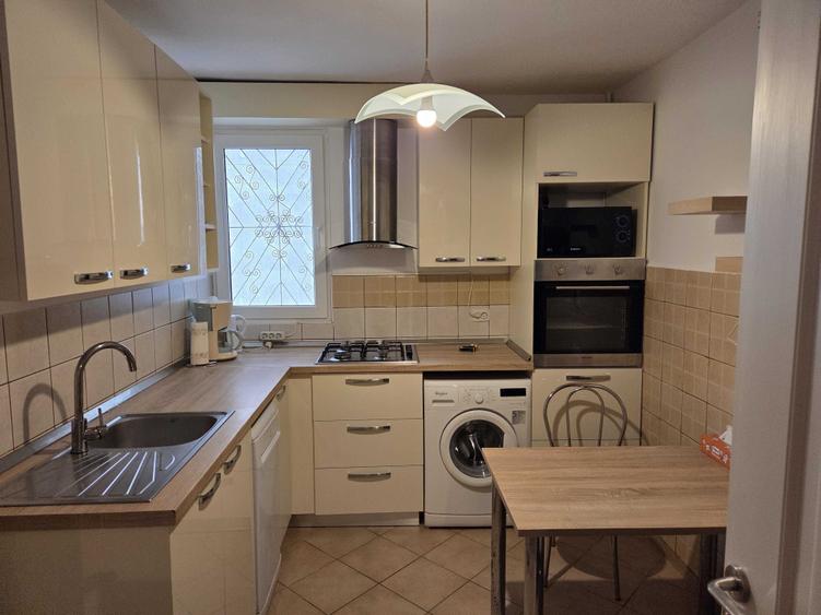 Apartament cu 2 camere decomandat în Drumul Taberei