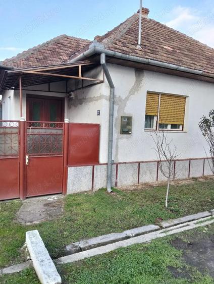 Casă cu Teren 500 Mp în Central