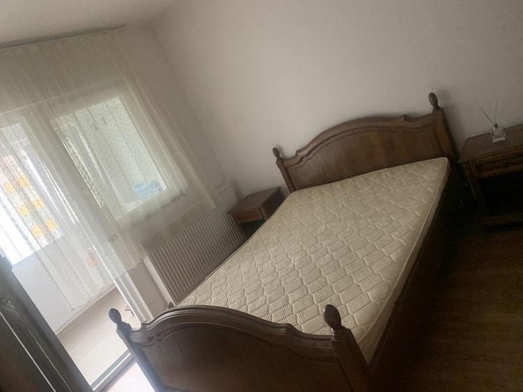 Apartament cu 2 camere decomandat în Moldova Veche