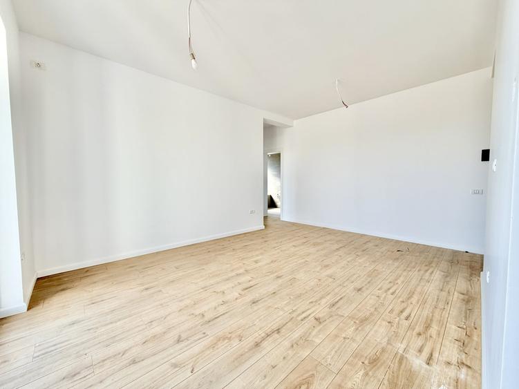 Apartament cu 2 camere semidecomandat în Moșnița Nouă