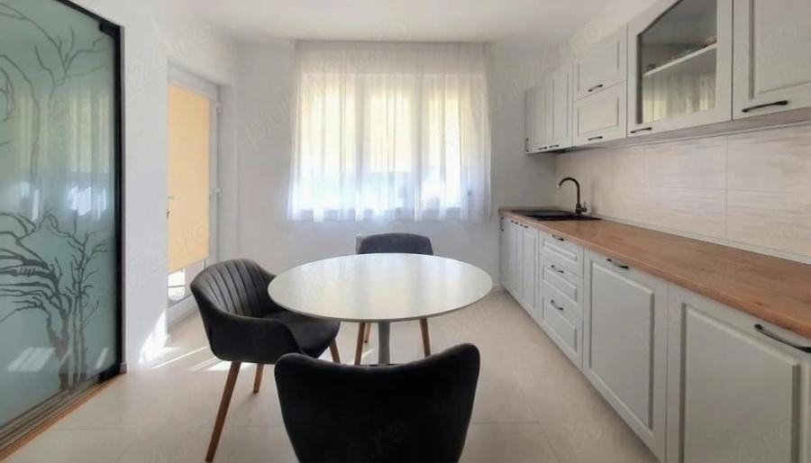 Casă cu 4 camere cu Teren 378 Mp în Blejoi