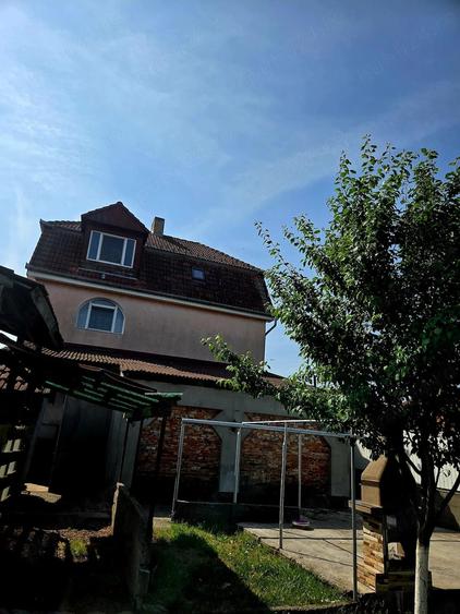 Casă cu 2 camere cu Teren 800 Mp în Central