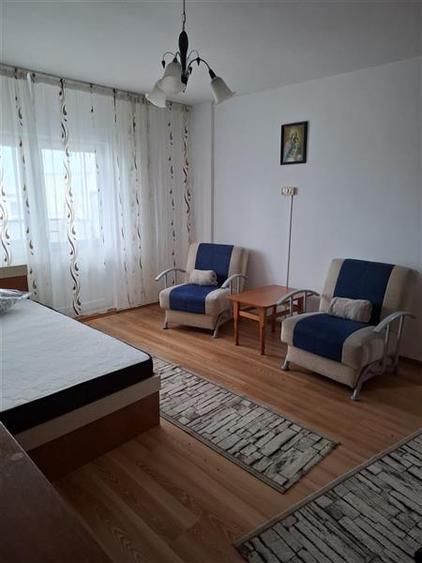 Garsonieră decomandată, mobilată în Cantacuzino
