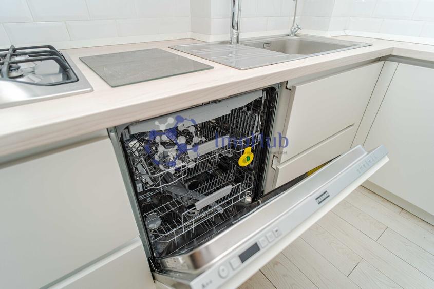 Apartament cu 3 camere decomandat, mobilat în Central