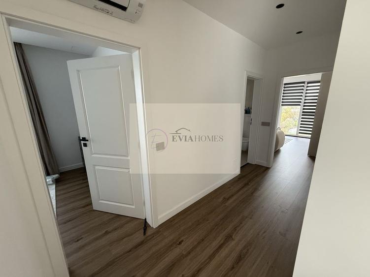 Apartament cu 3 camere semidecomandat, mobilat în Bulgaria
