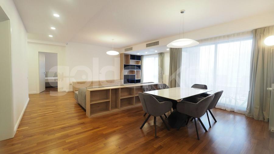 Apartament cu 3 camere decomandat, mobilat în Iancu Nicolae