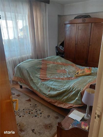 Apartament cu 4 camere decomandat în Pantelimon