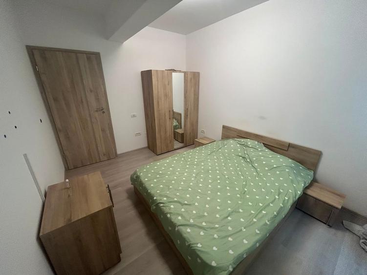 Apartament cu 2 camere semidecomandat în Berceni