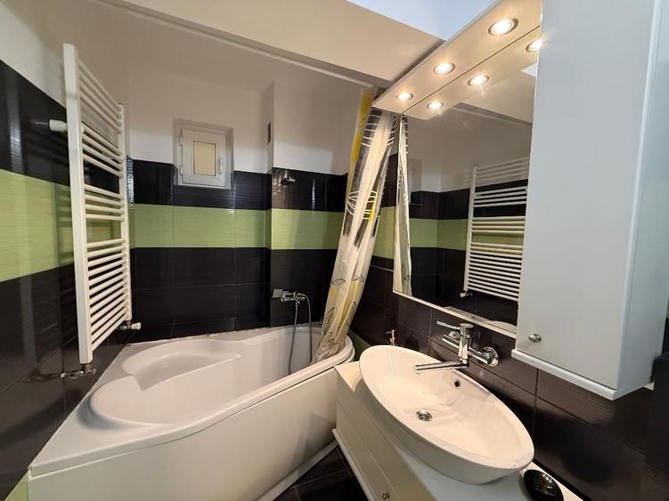De inchiriat Apartament 3 camere cu scara interioara, zona Centru. - 17