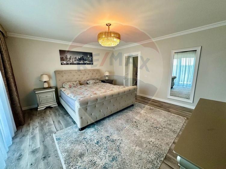 Casă cu 5 camere cu Teren 960 Mp în Vânători