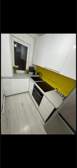 Apartament cu 2 camere semidecomandat, mobilat în Nord-Vest