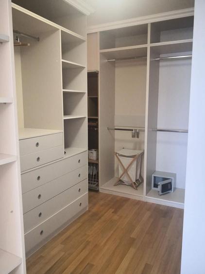 Apartament cu 4 camere semidecomandat, mobilat în Șoseaua Nordului