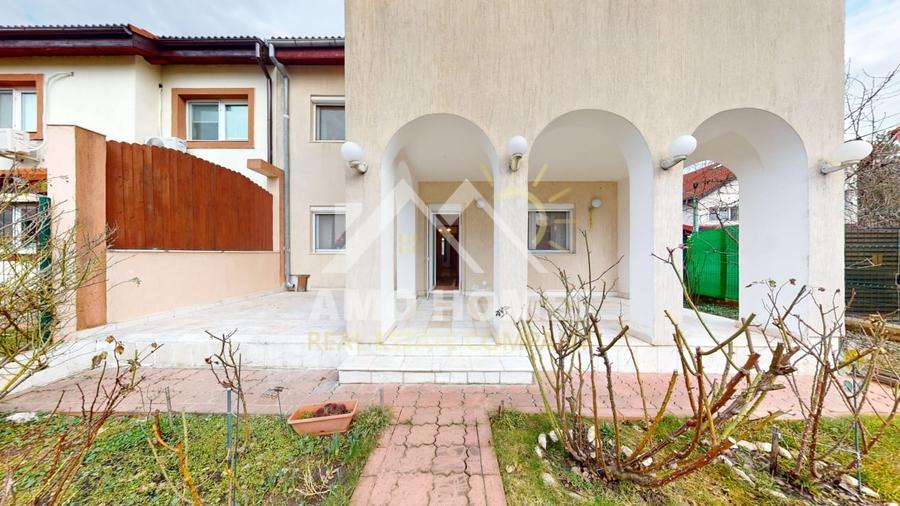 Duplex cu 3 camere cu Canalizare în Iancu Nicolae