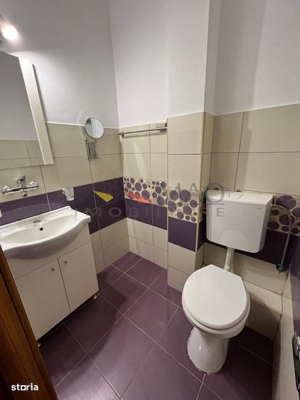 Apartament cu 4 camere decomandat în Cornișa