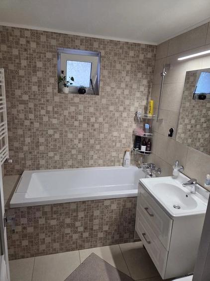 Inchiriez apartament 3 camere - 3