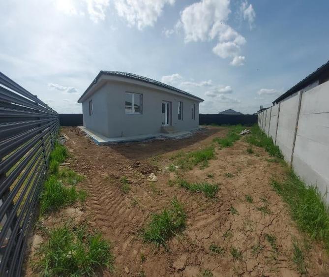 Casă cu 4 camere cu Teren 400 Mp în Vârteju