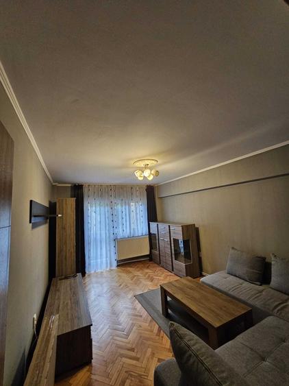 Apartament cu 2 camere decomandat în Micro 17