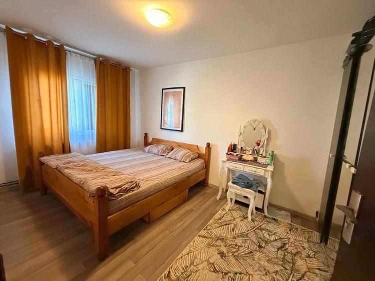 Apartament cu 2 camere semidecomandat în Soarelui