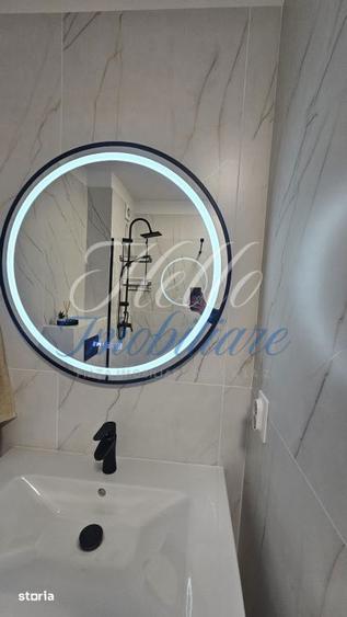 Apartament cu 3 camere semidecomandat în Florești