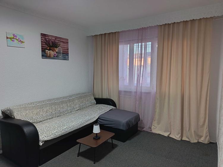 Apartament cu 2 camere semidecomandat în Milcov