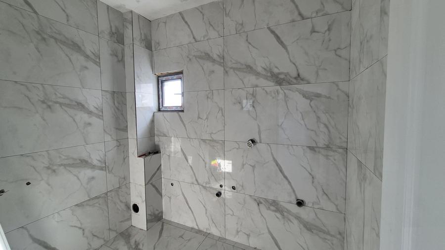 Casă individuală cu 4 camere cu Canalizare în Central